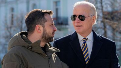 Biden még egy gyilkos búcsúajándékot ad Zelenszkijnek: ez lángba boríthatja a világot