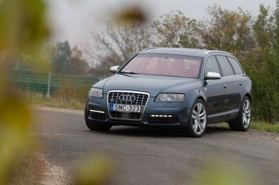 Jól tud jönni tíz henger egy családi kombiban - Használt autó: Audi S6 Avant 5.2 V10 FSI, 2007