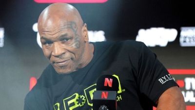 Lehet, hogy ötvennyolc éves, lehet, hogy nyáron majdnem meghalt, de akkor is Mike Tyson a csúcs a bokszrajongóknál