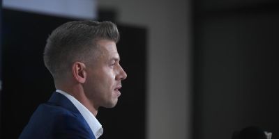 Magyar Péter szerint két tucat propagandista várta őt a miskolci gyermekotthonnál