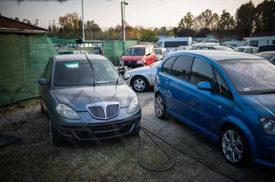 Tízéves használt autót vásárolhatunk majd a legkönnyebben a munkáshitelből