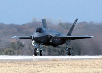 Amerikai hitelből vásárol F-35-ös repülőgépeket Románia 