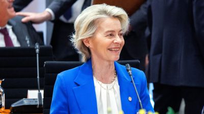 Brüsszelbe tartó járaton mentett életet Ursula von der Leyen