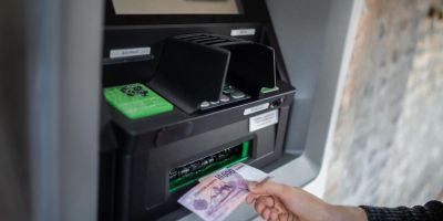 Elégedetlenség nincs, csak nem túl jól sikerült passzusok: jövőre 290 800 forint lesz a minimálbér