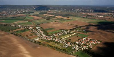 Nincs pénz zajvédő falra, a gyerekzsivaj miatt bezárták a sörédi játszóteret