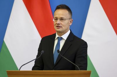 Szijjártó Péter elmondta, ki hozhatja el végre a békét