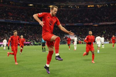 Kane mesterhármasával robog tovább az első helyen a Bayern