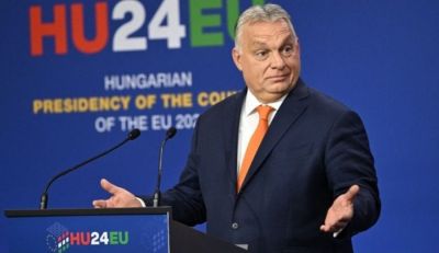 Orbán most épp Ausztria, Románia és Bulgária vezetőivel tárgyalt, amikor megcsörrent a telefonja