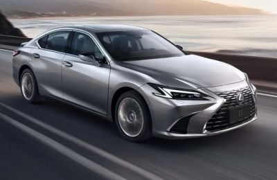 Ráncfelvarrással kezdi a következő modellévet a Lexus ES