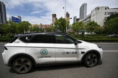  Filléres önvezető taxikat gyárt a kínai Baidu, riválist kapott a Tesla Cybercab  