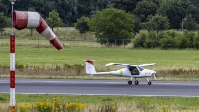 Földbe csapódott a repülőgép, csupán egy ember élte túl