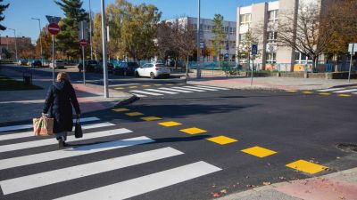 Zebrák épülnek feleslegesen, balestveszélyesen Pécsett