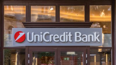 Alaposan megmozgatta a bankrészvényeket az Unicredit újabb akciója