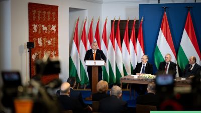 Orbán a bérmegállapodásról: „A virsli egy finom étel, de nem kell bemenni megnézni, hogyan készül”