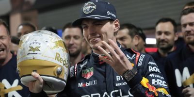 Verstappen zsinórban negyedszer