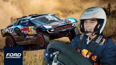 Videó: Perez kipróbálta a Ford új Dakar-autóját