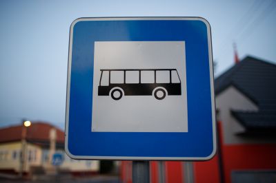 Bombát jelentettek az egyik regionális buszjáraton, többfelé késhetnek a buszok