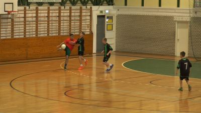 Győztek a tanárok. Barátságos futballmérkőzés a diákok ellen – VIDEÓ