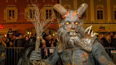 Verik a krampuszokat Ausztriában, rendőri segítséget kérnek