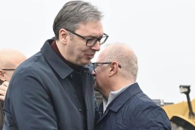 Vučić megint nyomást gyakorol az ügyészségre: „Vesić a barátom, nem értem, miért került előzetesbe“