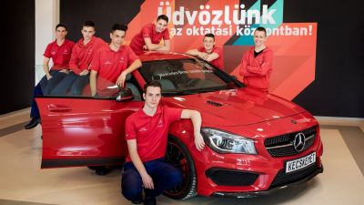 Tizennégyféle képzéssel várja a végzős diákokat a kecskeméti Mercedes-Benz Gyár