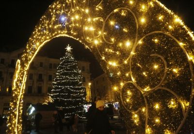 Ünnepi díszbe öltözik a belváros