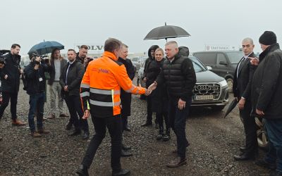 Bejárta az épülő Volvo gyárat Fico, feljelentést tesz a Legfőbb Ügyészségen