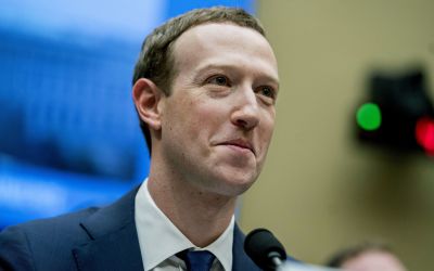 Felkereste Floridában Donald Trumpot Mark Zuckerberg