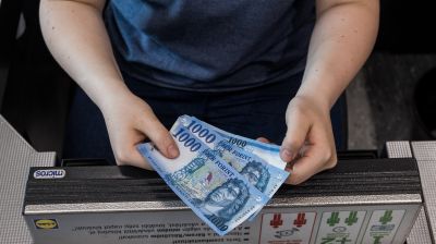 Fillérekre újabb mélypontjától a forint