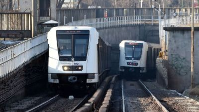 Járműhiba: pótlóbusz jár a kettes metró vonalán