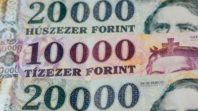 Elfogyóban a forint lendülete az esti verdikt előtt