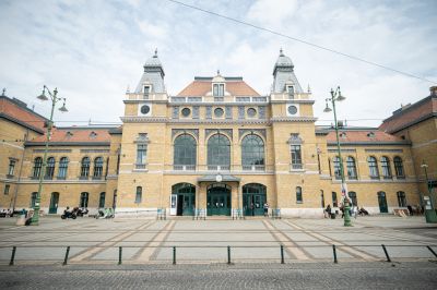 Elindult a vasútállomások „plázásításának” programja, már keresik a befektetőket