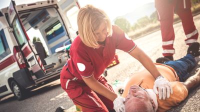 Horror buszbaleset Debrecenben: tizenkilenc ember sérült meg az ütközésben