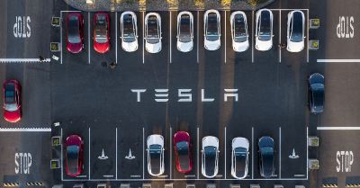 Tesla van a családban? Akkor erről mindenképpen tudnia kell, akár az élete múlhat rajta