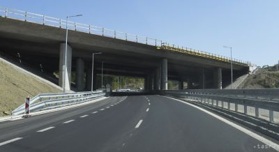 Frontálisan ütközött egy Octavia és egy teherkocsi, szörnyethalt a 37 éves nő