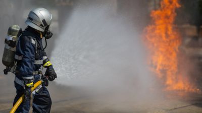 Hulladék égett Dombóváron, veszélybe került a lakóház – összefoglaló