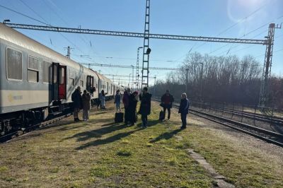 Lerobbant egy Tapolcára tartó vonat, közel két órát késhet