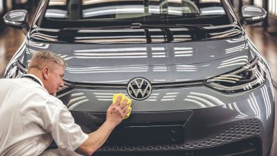 Megkezdődött a sztrájk a VW németországi gyáraiban