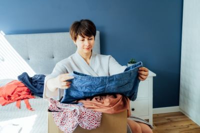  Karácsonyi rendrakás, avagy így szabaduljon meg okosan a kiselejtezett ruháktól  