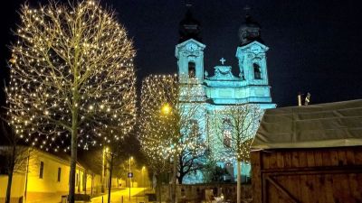 Sokba kerül az ünnepi díszkivilágítás a településeknek