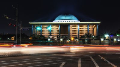 Visszavonulót fújtak a katonáknak a dél-koreai parlamentnél