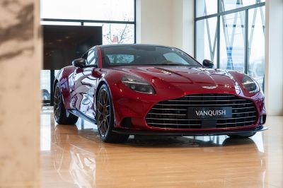 Fennkölt, V12-es tünemény, talán az utolsó - Bemutató: Aston Martin Vanquish – 2024.