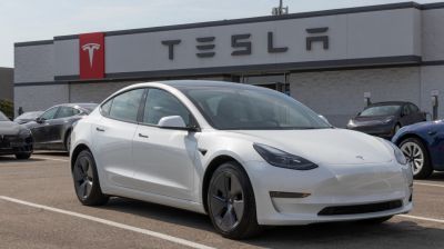 Tesla vagy BYD autók súlyos milliókkal olcsóbban? Nem lehetetlen, rengeteg magyar élt már a lehetőséggel