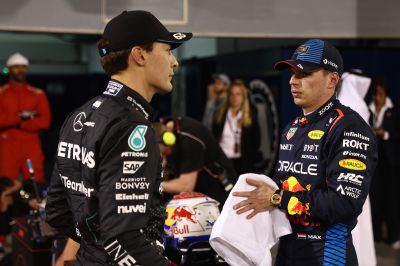 „A falba csapom a kibaszott fejed” – egyre csúnyább Russell és Verstappen háborúja