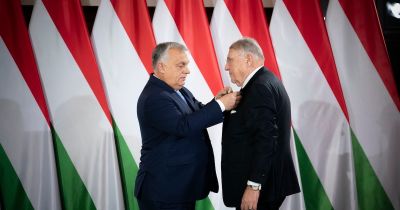 Orbán Viktor kitüntette Klaus Mangoldot