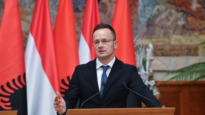 Szijjártó Péter: Az eszkaláció fokozott veszélye miatt tovább kell erősíteni a magyar békemissziót