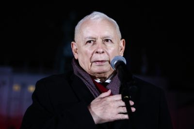 Felfüggesztette Jaroslaw Kaczynski mentelmi jogát a lengyel parlament