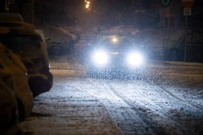 Megérkezett a hó Budapestre, akadozik a tömegközlekedés