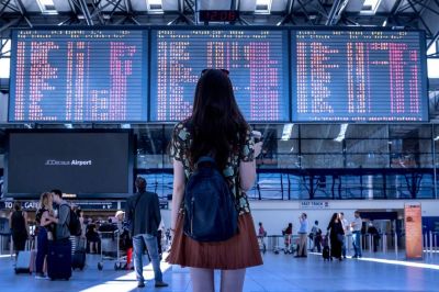 Több mint száz járatot töröltek az amszterdami repülőtéren az erős szél miatt