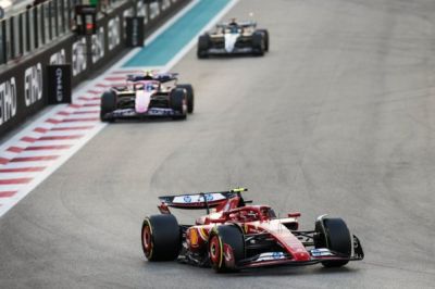 Sainz: Hálás vagyok a Ferrarinak